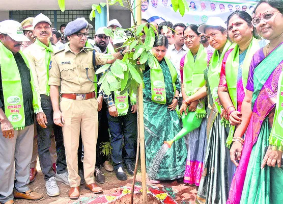 మొక్కల పెంపకాన్ని బాధ్యతగా తీసుకోవాలి