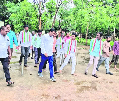 మైసమ్మ అడవిలో అధికారుల పర్యటన