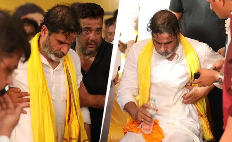 Prashant Kishor hit by vehicle during roadshow in Bihar