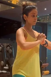 Rakul Preet Singh share  Practice Small  Water Ball Exercises10