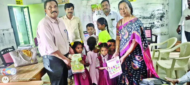 ఎస్సెస్సీలో ప్రథమ స్థానం సాధించాలి
