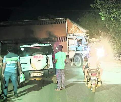 పశువుల వాహనం సీజ్