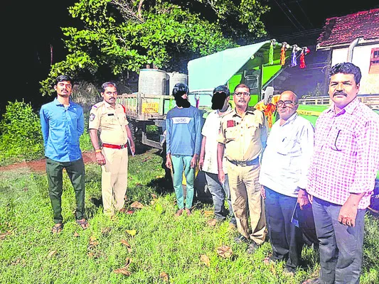 700 లీటర్ల డీజిల్‌ పట్టివేత 