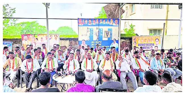 రావి శ్రీనివాస్‌ సస్పెన్షన్‌ సరైన నిర్ణయమే..