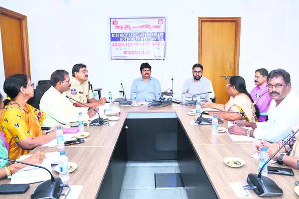 లింగ నిర్ధారణ పరీక్షలు చేస్తే చర్యలు తప్పవు