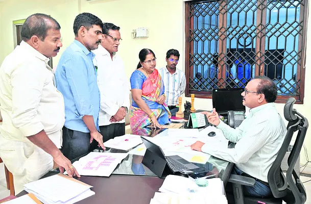 ‘గురుకులం’ పనులు పూర్తి చేయండి