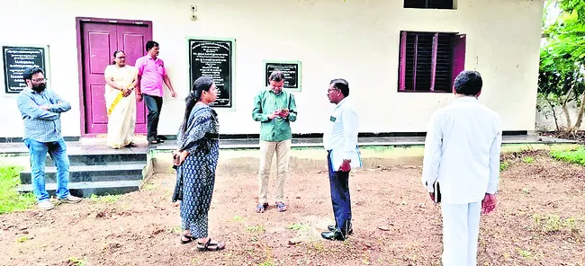 జానకీపురం హెచ్ఎంపై చర్యలకు ఆదేశం