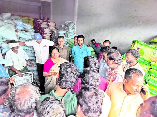 సరిపడా యూరియా నిల్వలు