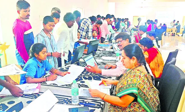 ఆనందం ‘ట్రిపుల్‌’