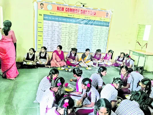 పాఠశాలల్లో విద్యార్థుల సంఖ్య పెంచాలి