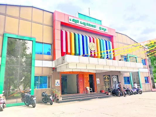 త్వరలో సంఘాలకు సారథులు 