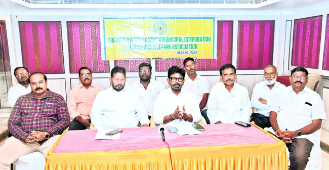 12 నెలలుగా 430 కోట్ల బకాయిలు