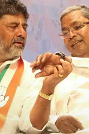 DK Shivakumar Says Will Stand By Siddaramaiah12