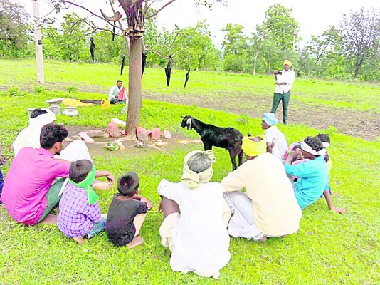 గిరి గూడేలకు పండుగ శోభ