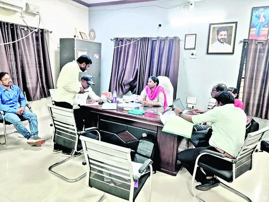 అధికారులే బినామీలుగా..!