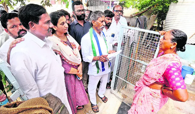 టీడీపీ నేతలను నిలదీయండి
