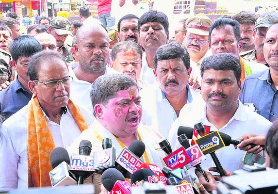 బీసీ బిల్లు అమలు కావొద్దని కుట్ర