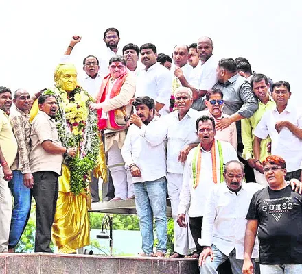 పేదల సంక్షేమానికి పెద్దపీట