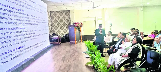 పాలమూరు యూనివర్సిటీ అభివృద్ధికి కృషి 