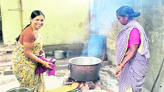‘మధ్యాహ్న’ వంటకు గ్యాస్‌
