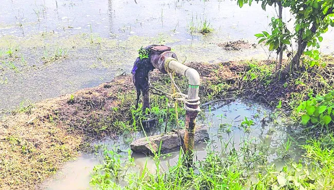 రంగు మారిన తాగు నీరు