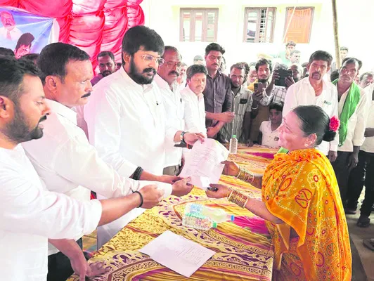 అర్హులైన ప్రతి ఒక్కరికీ రేషన్‌కార్డు 