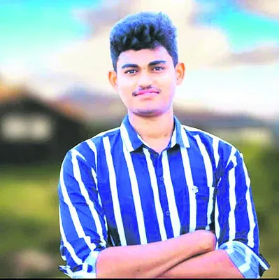 గోదావరిలో మునిగి  విద్యార్థి గల్లంతు 