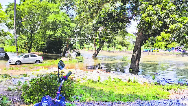 పెరుగుతున్న సాగు నీటి విడుదల 