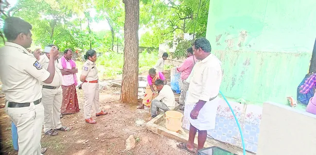 కలుపు మందు తాగి వ్యక్తి ఆత్మహత్యాయత్నం