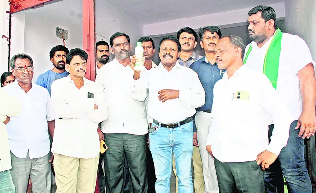 జిల్లాలో యూరియా కొరత లేదు