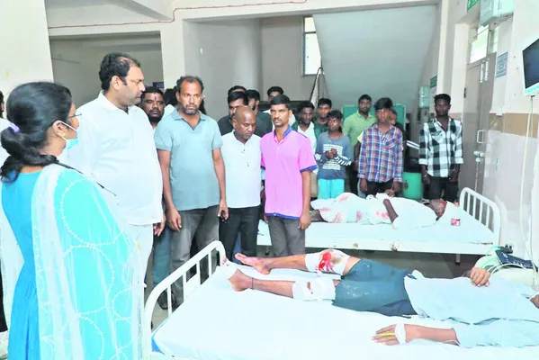 ఆటో బోల్తా