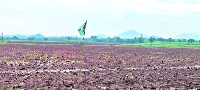 పోలవరం ముంపు భూములపై కన్ను