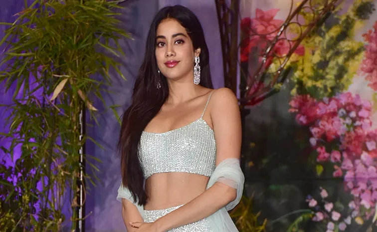 పారితోషికం భారీగా పెంచేసిన జాన్వీ.. ‘పెద్ది’కి ఎంతంటే..