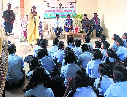 నైపుణ్యాధారిత విద్యకు శిక్షణ దోహదం