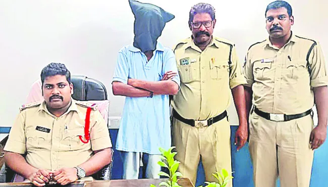 తండ్రిపై దాడి చేసిన తనయుడి అరెస్ట్