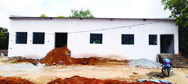 మామిళ్లకుంట క్రాస్లో ‘గ్రీవెన్స్’ భవనం