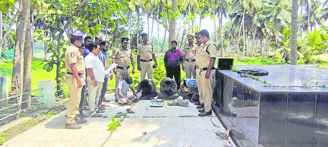 నలుగురు యువకుల అరెస్ట్