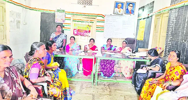 మహిళా సంఘాలకు ఊరట
