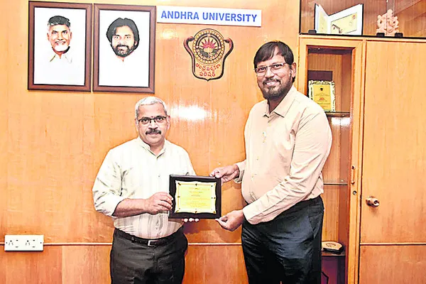 ఏయూకు జాతీయ జియోస్పేషియల్ అవార్డు