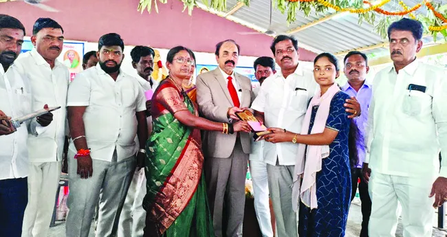 రజక విద్యార్థులకు ప్రతిభా పురస్కారాలు