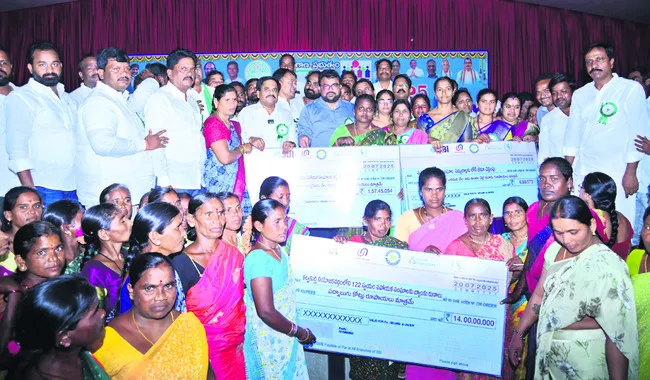 అతివల ఆర్థికాభివృద్ధే లక్ష్యం