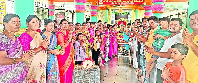 గజ్జలమ్మ దేవికి పూజలు