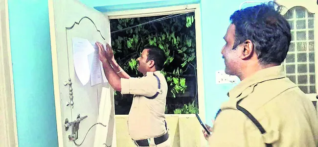 జిల్లా ఎస్పీతో ప్రాణాలకు ముప్పు