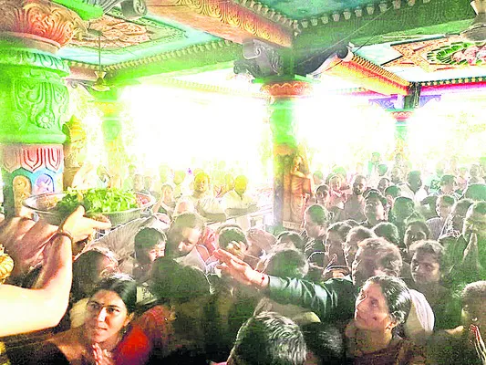 భక్తజనంతో పులకించిన హేమాచల క్షేత్రం