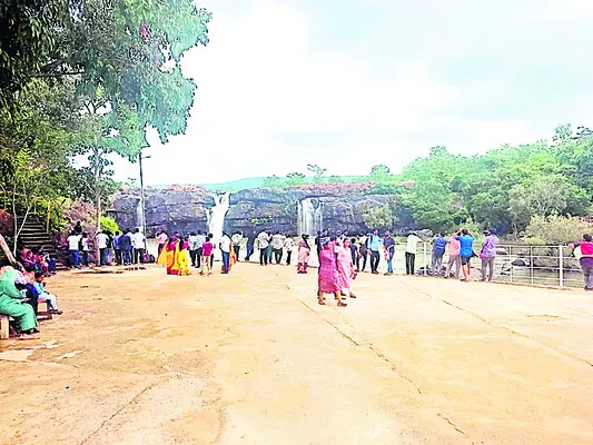 మొన్న