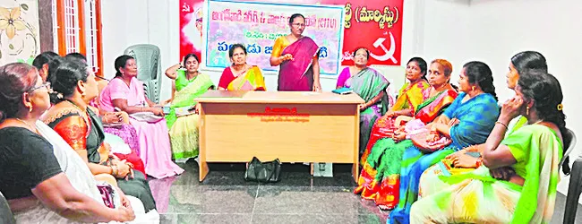 నేడు సీడీపీఓ కార్యాలయాల వద్ద ధర్నా జయప్రదం చేయండి 