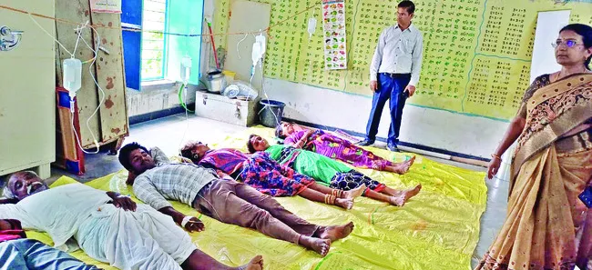 పరిసరాలు శుభ్రంగా ఉంచుకోవాలి
