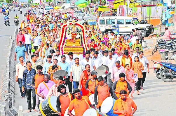 ● వైభవం.. ఆడి కృత్తిక మహోత్సవం