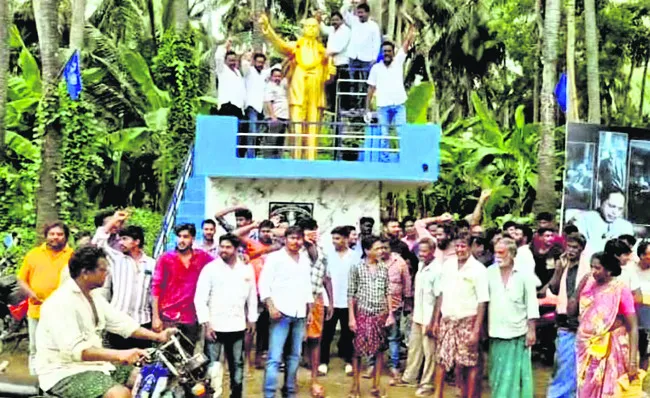 దళిత వితంతువుపై టీడీపీ నేతల వేధింపులు