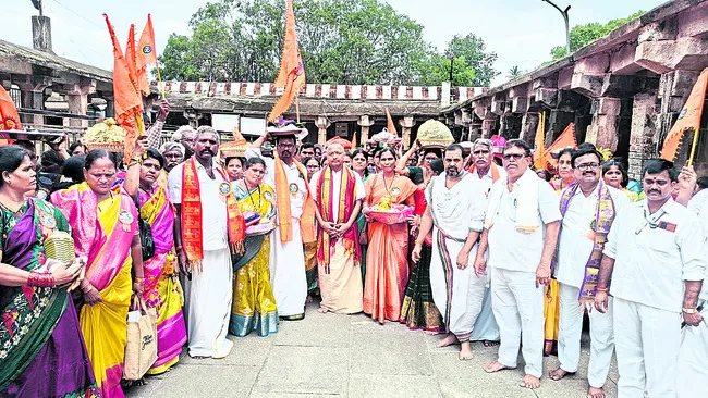 కామేశ్వరీదేవికి సారె